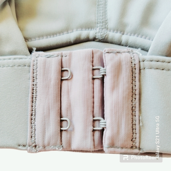 Fabletics Women's All Day Every Day Low Impact Sports Bra Gray Size XS - Picture 7 of 12